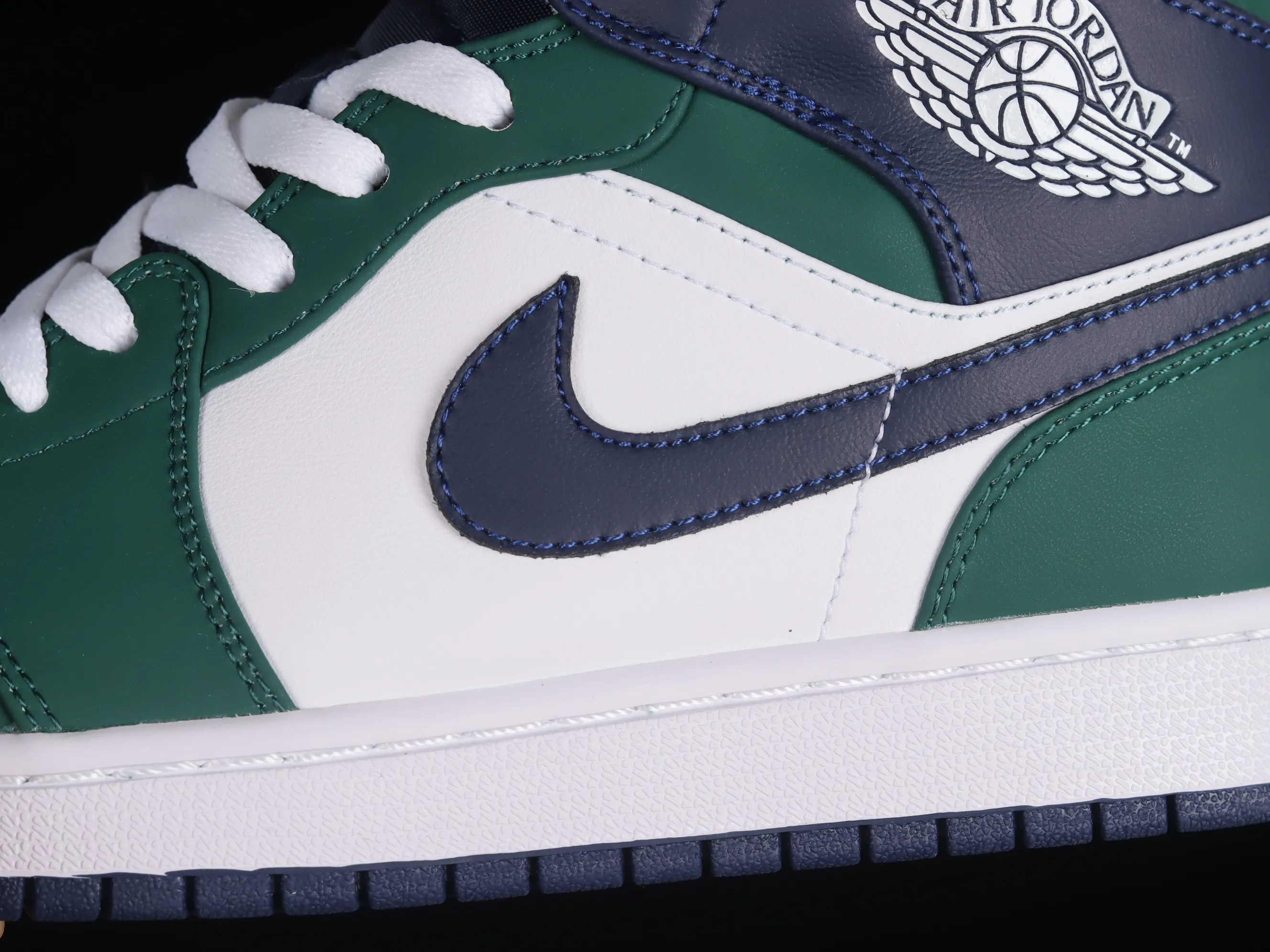 All categories Air Jordan Jordan series basketball shoes Air Jordan 1 Mid Air Jordan 1 Mid SE AJ1 Joe 1 navy blue and green color matching Zhongbang basketball shoes DZ5326-300